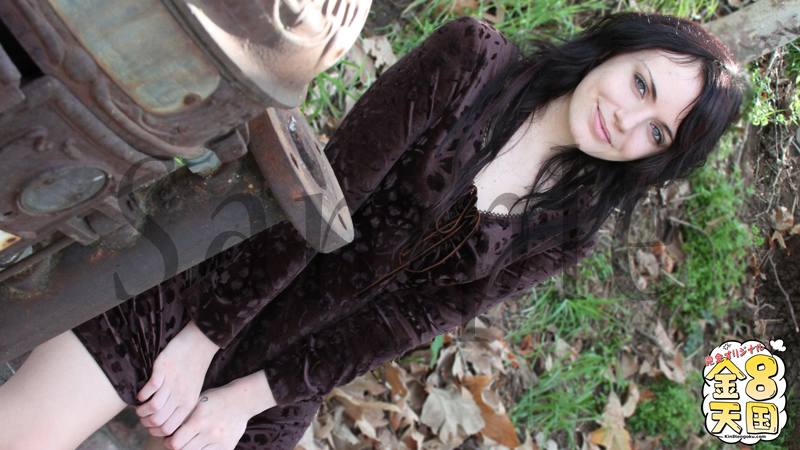  10代美少女初脱ぎ！アレクサス　何とバージン？ 黒髪ドール系お椀型おっぱい