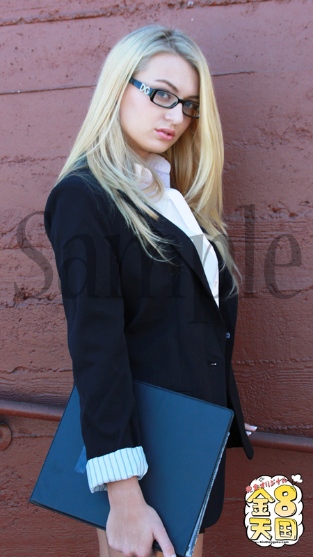  ナタリア先生の卑?な自慰姿を披露！　-金8天国セクシー英会話特別編-